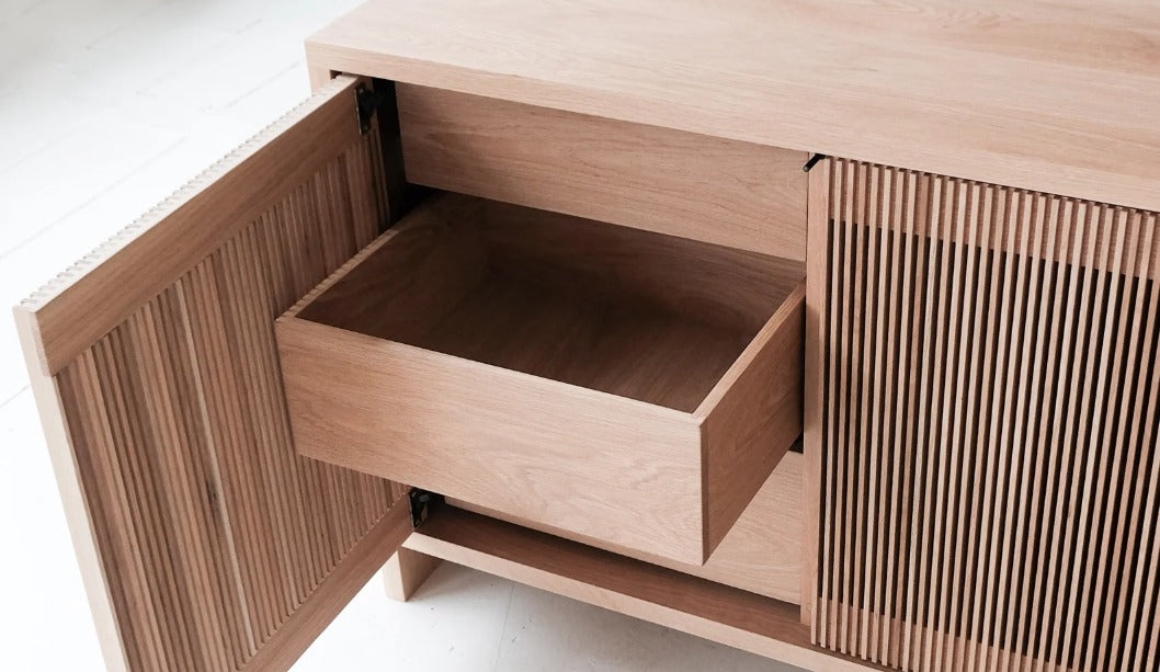 Una Oak Console